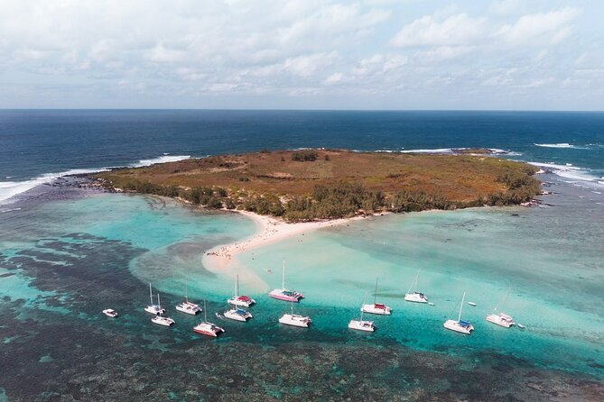 3 North Islands Catamaran Cruise with Lunch & Drinks on island. - Timing, comfort, and what to bring