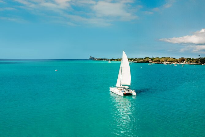 3 North Islands Catamaran Cruise with Lunch & Drinks on island. - Who will enjoy this cruise most