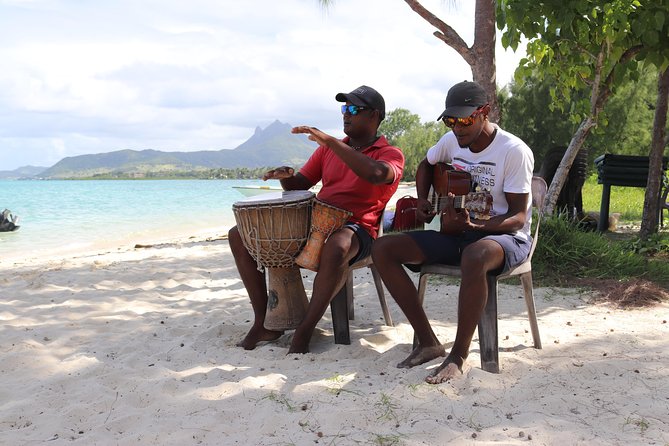 5 island tour all inclusive with Ile aux cerfs and snorkeling - Blue Bay is the highlight for fish and clear water
