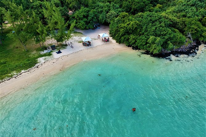 5 Islands Speedboat Cruise incl. Snorkeling in Blue Bay + Lunch at Ile aux Cerfs - Five things to know before you go