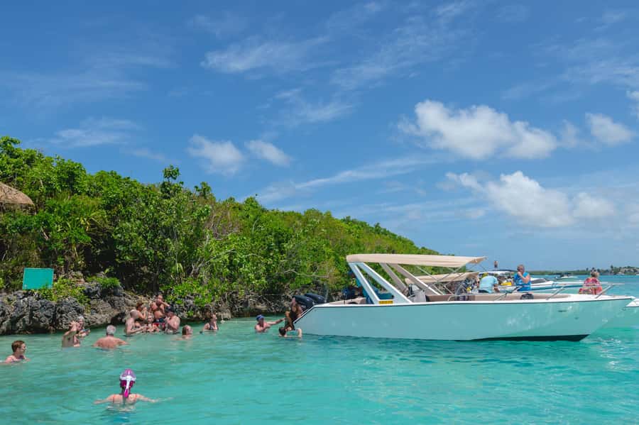 5 Islands Speedboat Cruise, Snorkeling + Lunch & Open Bar - Ile aux Fouqets and Its Lighthouse