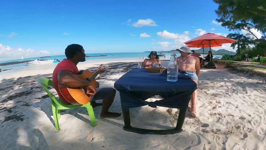 5 Islands Speedboat w/Snorkeling Sea Turtle + Lunch & Drinks - Grand River South East and the waterfall view