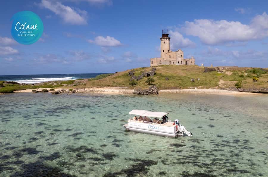 5 Islands Tour: New OCÉANE Private Pontoon Boat cruise - What the $871 price really buys