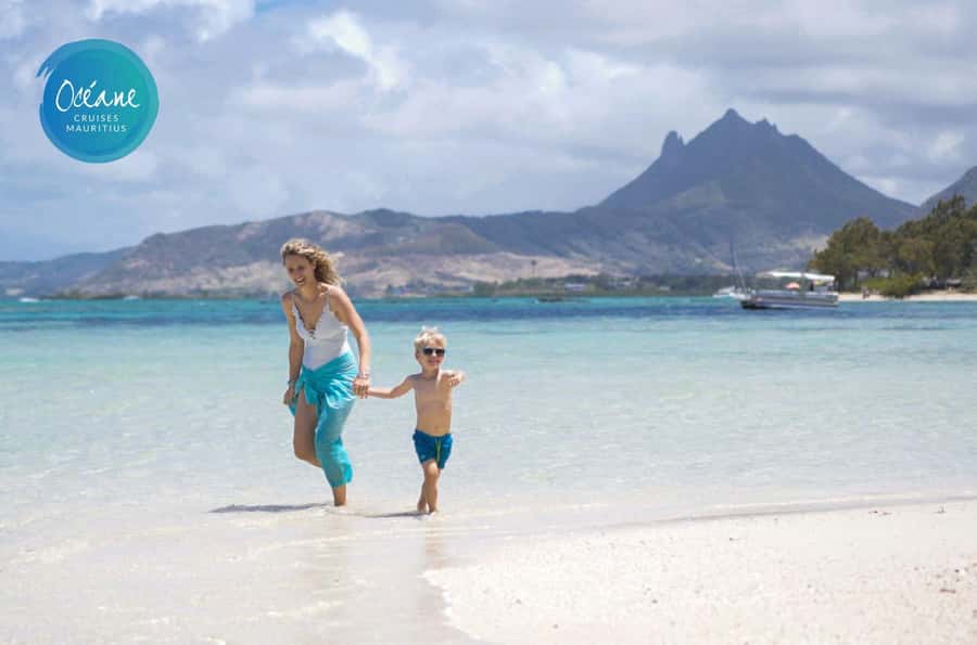 5 Islands Tour: New OCÉANE Private Pontoon Boat cruise - Who will enjoy this cruise most
