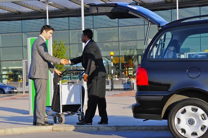 Airport & Hotel Transfers: Private with WIFI Facilities - Why a private airport transfer helps in Mauritius