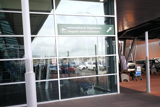Airport & Hotels Transfers - Meeting your driver at Sir Seewoosagur Ramgoolam Airport