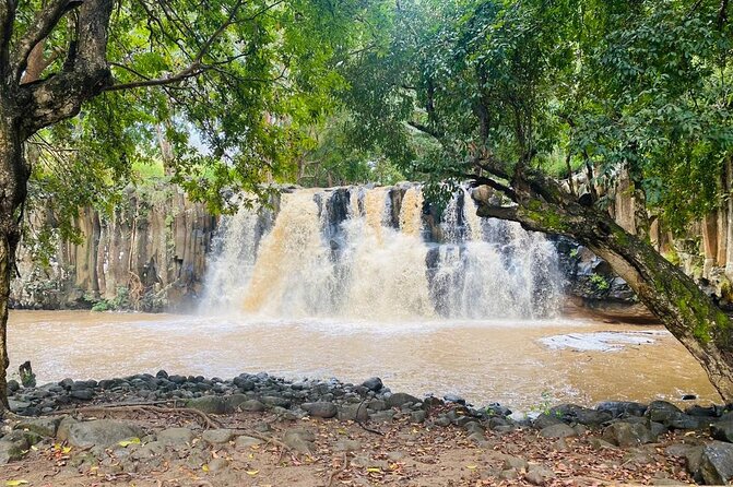 All Inclusive Full Day Tour: Chamarel Rhumrie,7-Coloured & Lunch - Why this route is useful in Mauritius