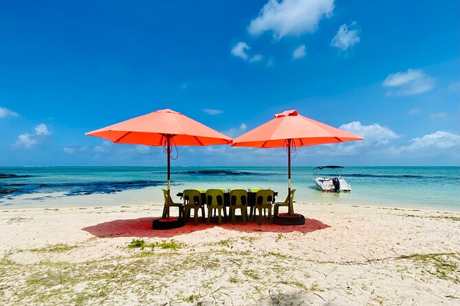 An Excursion of the South East Lagoon of Mauritius - Île aux Aigrettes and the best water time