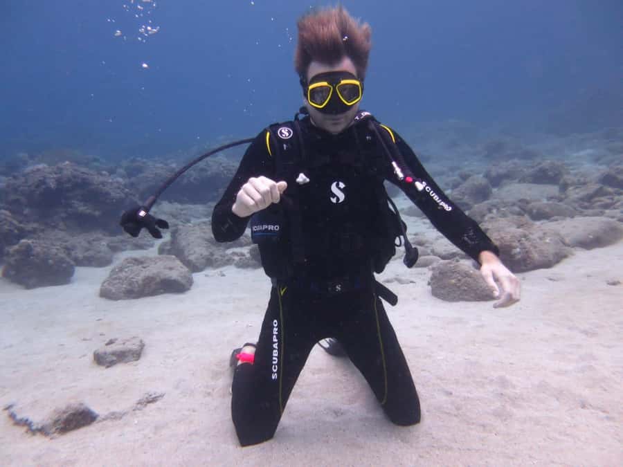Blue Bay: LEARN TO DIVE TODAY with CORAL DIVING Team - A practical schedule for your two hours