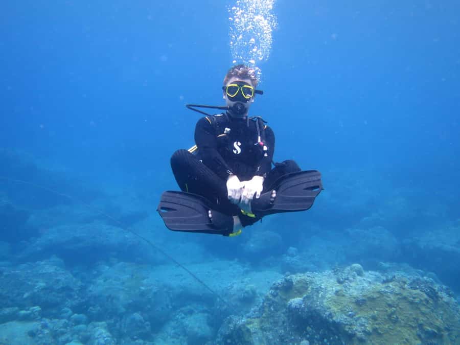 Blue Bay: LEARN TO DIVE TODAY with CORAL DIVING Team - What makes Blue Bay a good first attempt