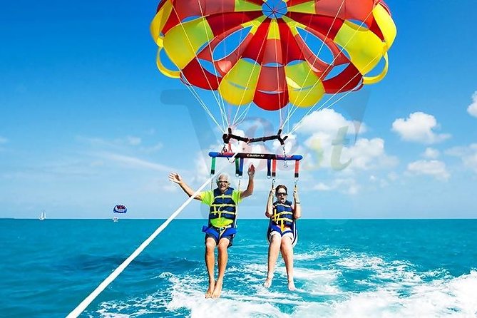 Catamaran Experience to Ile aux cerf: incl: Parasailing, Lunch, GRSE & Transfer - Starting at Trou d’Eau Douce around 9:15 a.m.