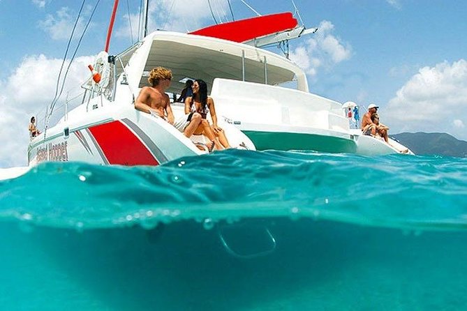 Catamaran Experience to Ile aux cerf: incl: Parasailing, Lunch, GRSE & Transfer - Halal lunch, local drinks, and the value of an all-in package