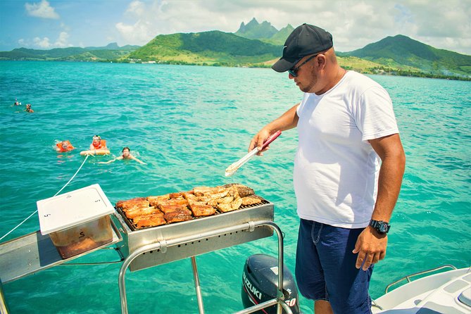 Catamaran Ile aux Cerfs, snorkeling + GRSE Waterfall, BBQ & Bar - Safety, comfort, and what to bring