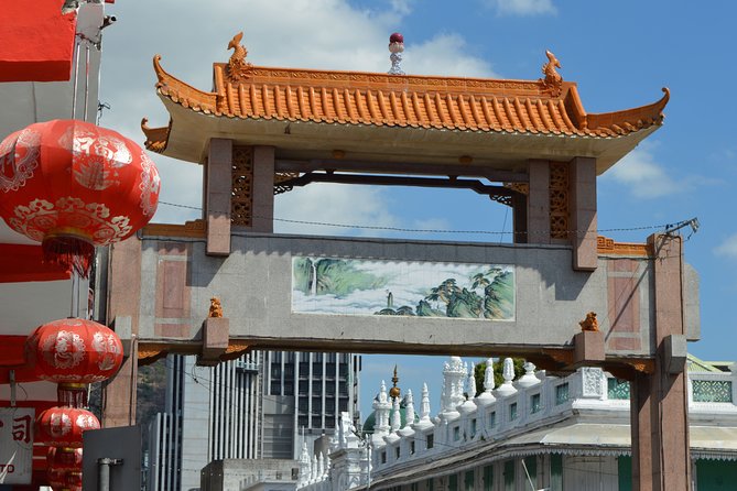 China Town & Port-Louis Mix Food Tour - The Central Market in a 15-minute burst