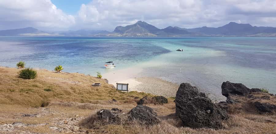 Day Trip at Ile aux Cerfs and other Gems of the South. - Price, food, and optional extras