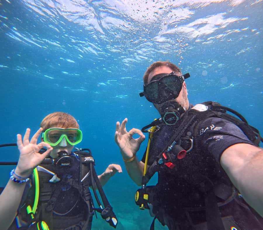 DISCOVER SCUBA DIVING IN LEMORNE with EasydiveMauritius - Who should book this first-time scuba session