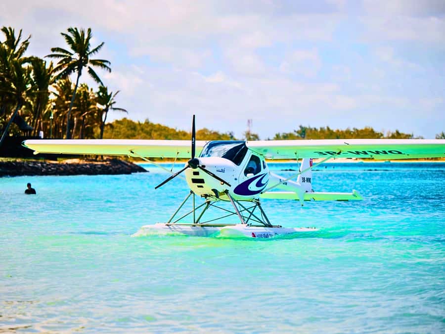 East Coast Mauritius Private Scenic Seaplane Tour - Île aux Cerfs, Belle Mare, and Lion Mountain from above
