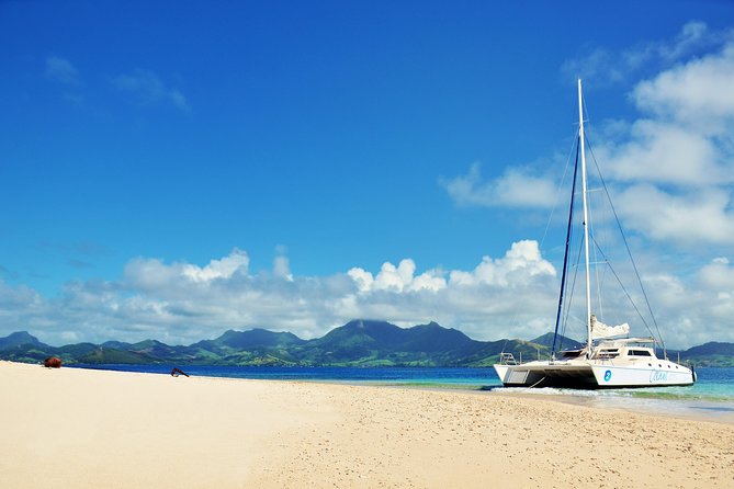 EAST Shared Cruise : OCÉANE Full day catamaran to Ile aux Cerfs - What the $77.82 price really covers