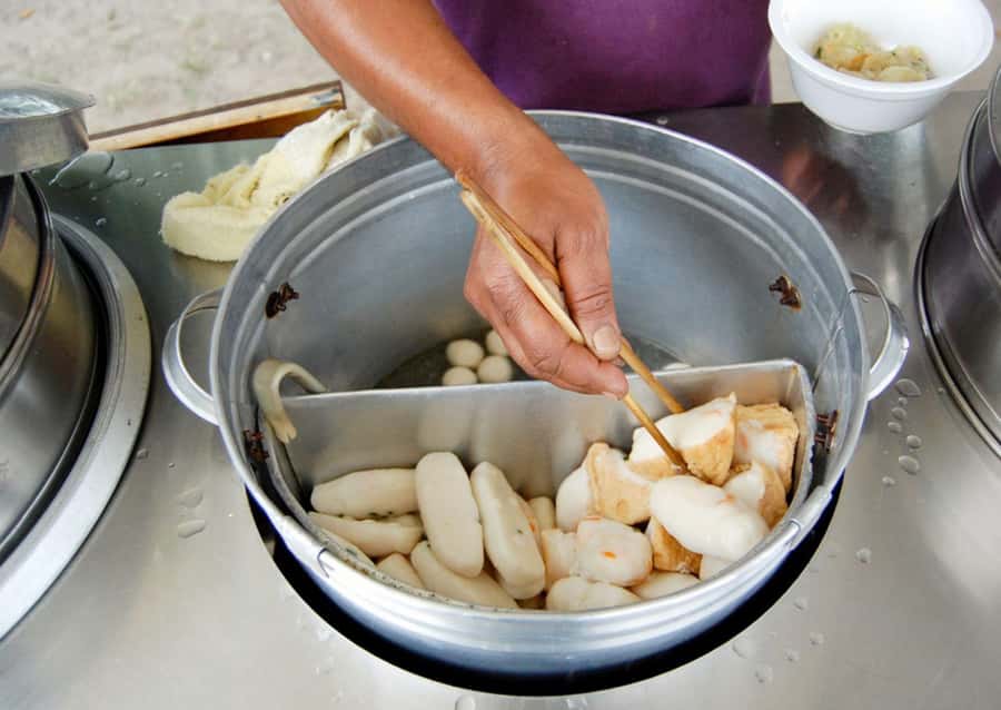 Flavors of Port Louis: Guided Food Tasting Tour with a Local - The guides are a major part of the experience