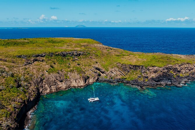 Full Day Catamaran Cruise - North Ilot Gabriel (sharing) - The 90-minute sail past Coin de Mire