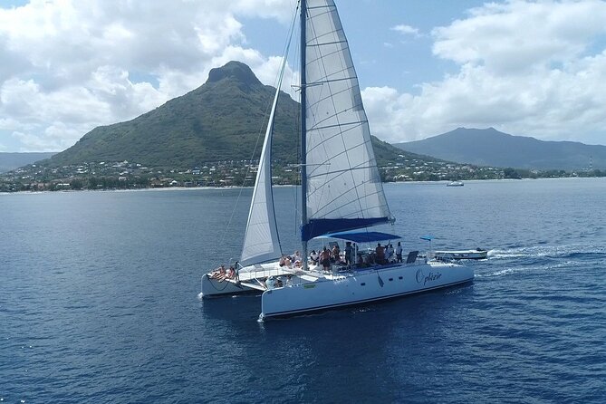 Full Day Catamaran Cruise on shared basis to Bénitiers Island - Who will enjoy this cruise most?
