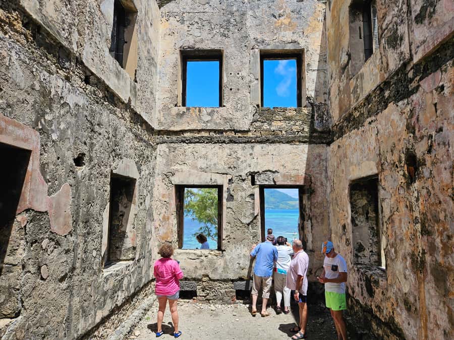 FULL-DAY CATASPEED - East Lagoon cruise including transfer. - The 7:00 a.m. hotel pickup