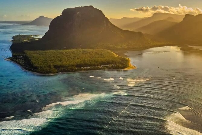 Full-Day Private Hiking le Morne Mountain & Seafood Lunch at Islet Fourneau - From mountain trail to Islet Fourneau