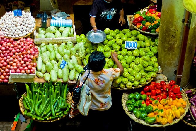 Full-day Private Mauritius Shopping Tour: including a Visit to the Capital City - China Town and Champ de Mars