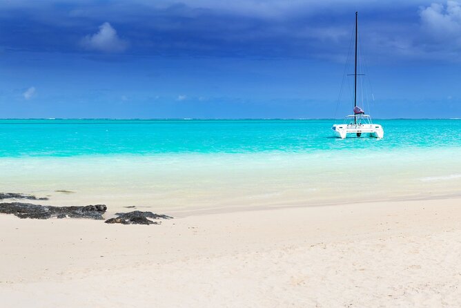 Full Day Shared Tour Catamaran to Ile Aux Cerfs - What the $95.30 price really covers