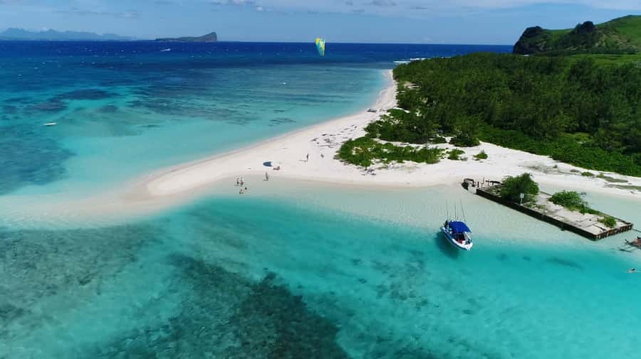 Grand Baie: Catamaran 3 Islands Cruise & Lunch on the Island - Five things worth knowing before you book