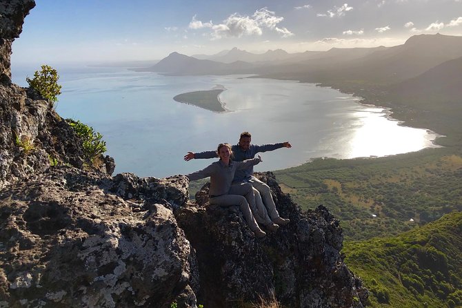 Hiking and Climbing UNESCO Le Morne Brabant - Scrambling, Climbing, and the Shape of the Route
