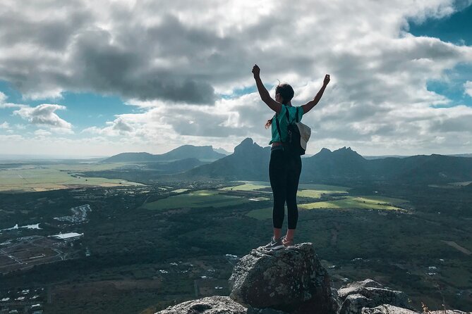 Hiking La Tourelle Mountain in Mauritius - Kevin’s guiding style and the value of local help