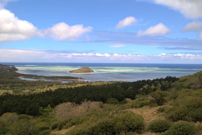 Hiking Le Morne Brabant - Coming down is not an easy afterthought
