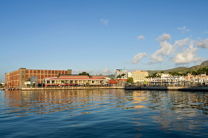 Historical Guided Day Tour : City - Sugar World - Botanical Garden - A guided hour in Pamplemousses Botanical Garden