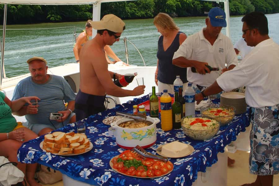 Ile Aux Cerfs Catamaran Cruise sailing from Mahebourg - Key points to know before you book