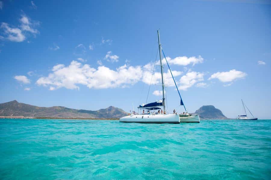 Ile Aux Cerfs Catamaran Cruise sailing from Mahebourg - What the guide service is really like