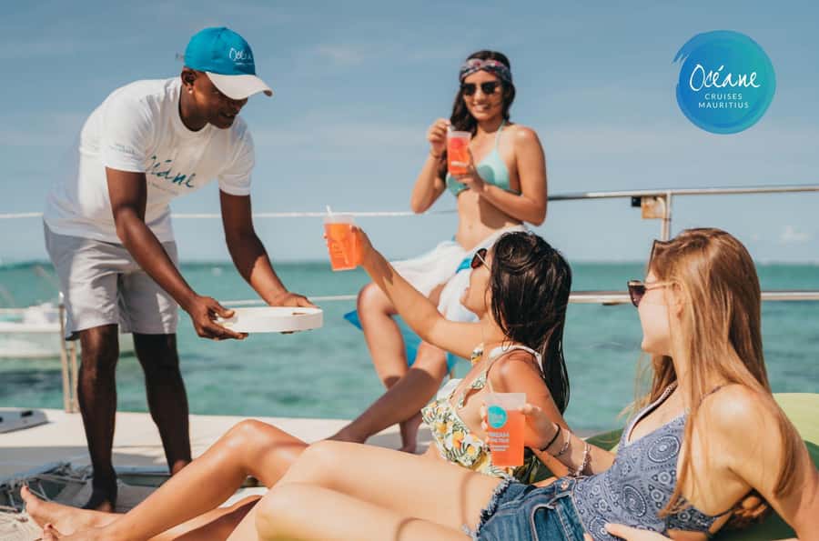 Île aux Cerfs: Private Catamaran Cruise with Gourmet Lunch - Île aux Fouquets brings swimming and snorkeling