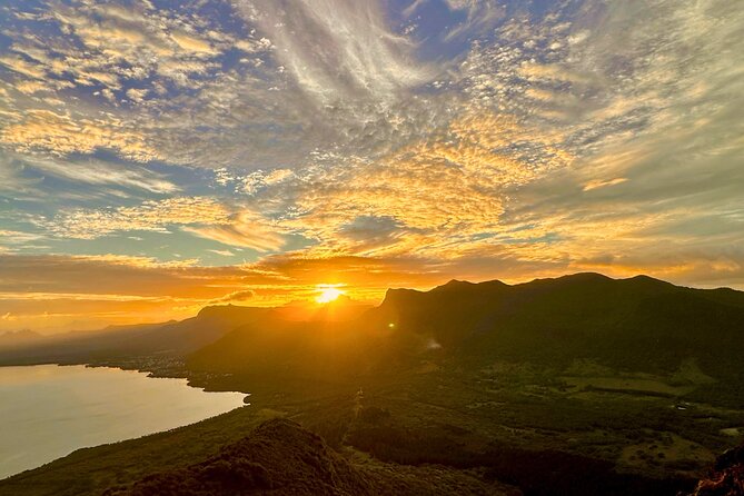 Le Morne Brabant Sunrise Hike - Starting in darkness on a quiet mountain