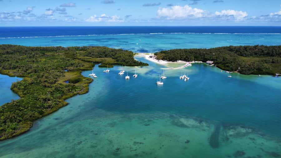 Mauritius 5 Islands Hopping Tours - PRIVATE BOAT - Starting at Trou d’Eau Douce Around 8:30