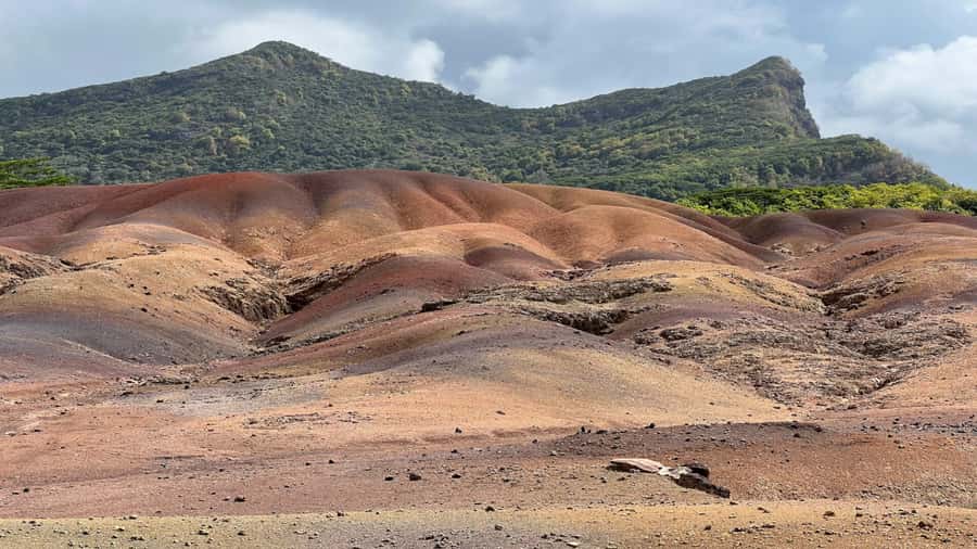 Mauritius: Chamarel 7 Colours & Waterfalls, South-West Tour - Seven Coloured Earth, a short stop with big expectations