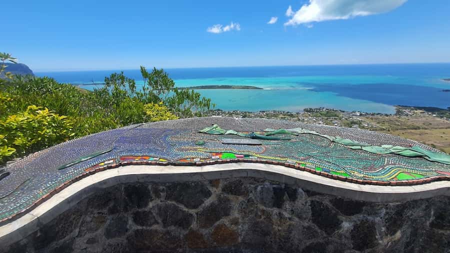 Mauritius: Chamarel 7 Colours & Waterfalls, South-West Tour - Rum tasting at Rhumerie de Chamarel