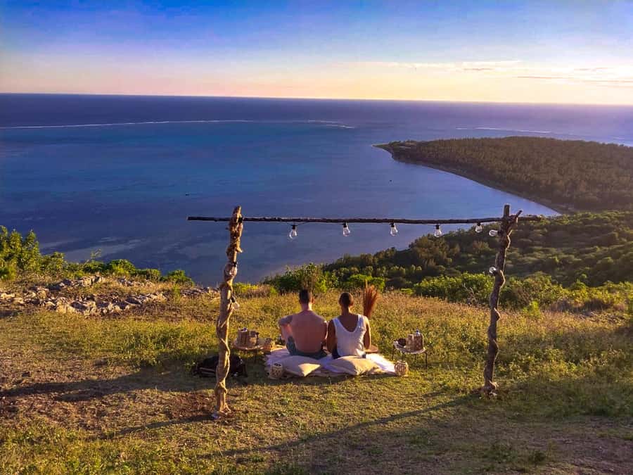 Mauritius: Exclusive Le Morne Sunset Hike & Aperitivo - Sunset, proposals, and the value of privacy