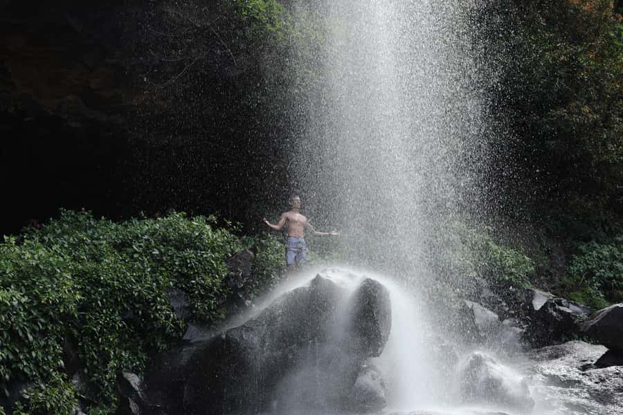 Mauritius: Exploring the Tamarind Falls with a Guide - The waterfall massage near the end