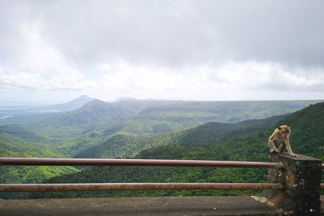 Mauritius Guided South Tour (Private) - Grand Bassin and the 33-meter Shiva statue