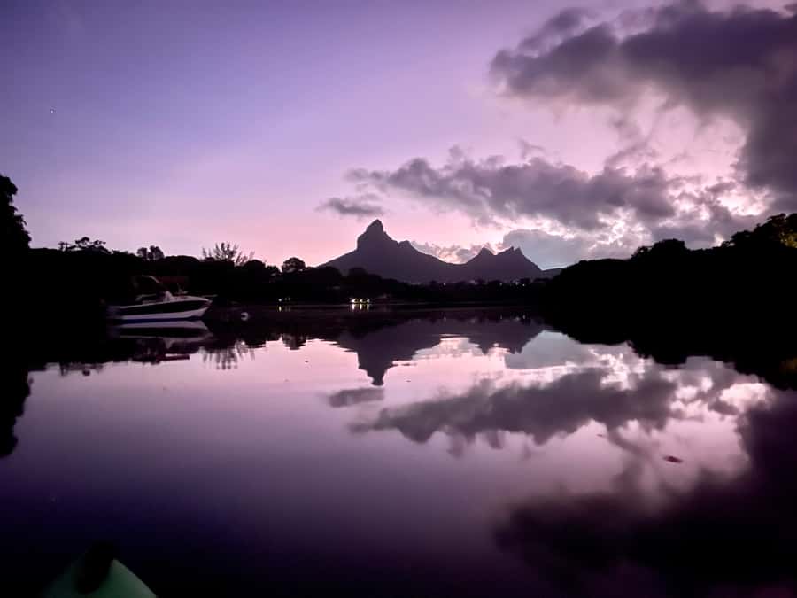 Mauritius: Guided Sunrise Kayak Tour on the Tamarin River - What to bring and how to plan the morning
