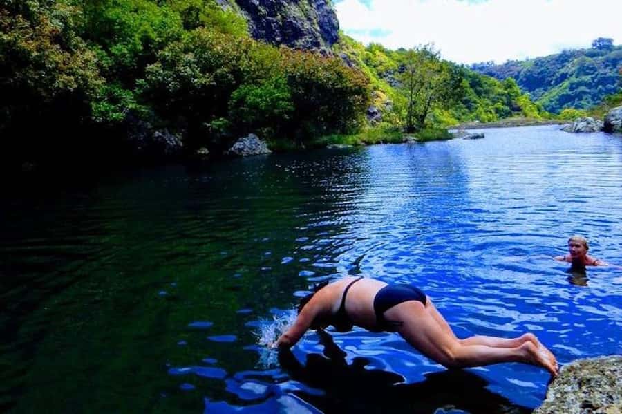 Mauritius: Guided Tamarind Falls Hike with Hotel Transfers - The early start and hotel transfer