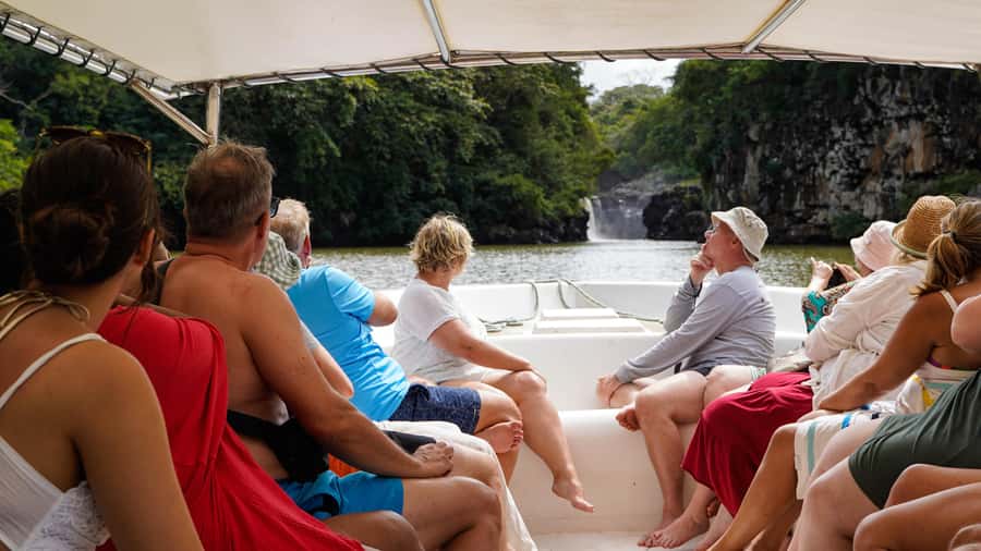 Mauritius: Ile aux Cerfs Boat Tour with BBQ Lunch and Drinks - Key points to know before booking