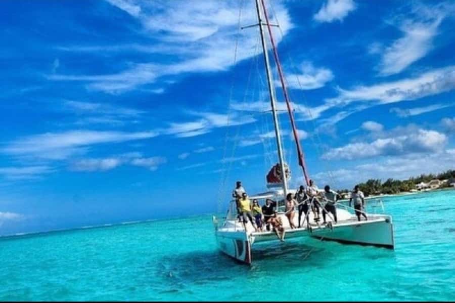 Mauritius: Ile Aux Cerfs Catamaran Cruise with Lunch - Key points to know before booking