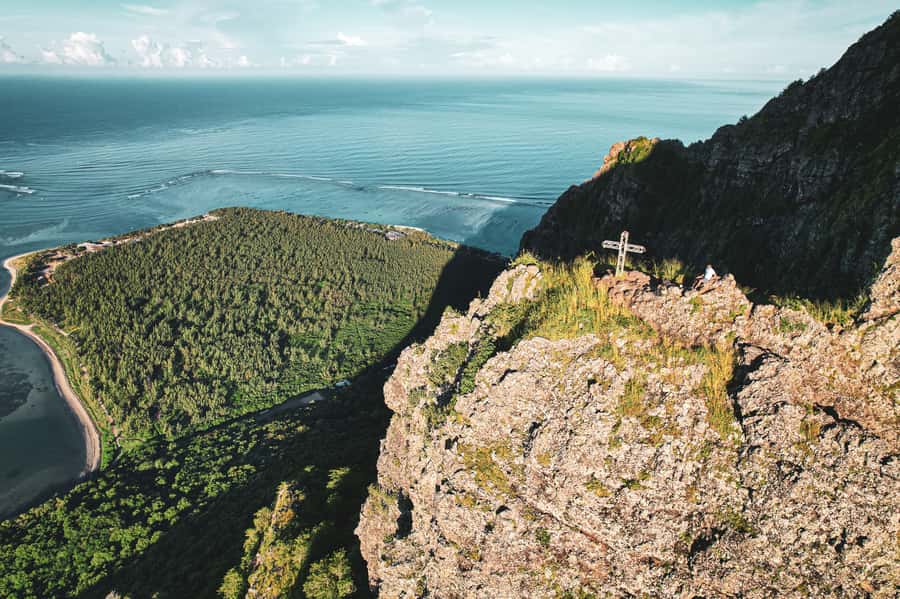 Mauritius: Le Morne Mountain Guided Sunrise Hike and Climb - The descent and the history of Le Morne