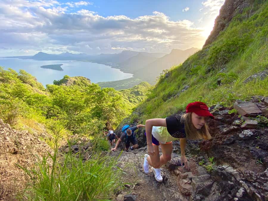Mauritius: Le Morne Mountain UNESCO Eco Hike - Rest stops, breakfast, and summit time